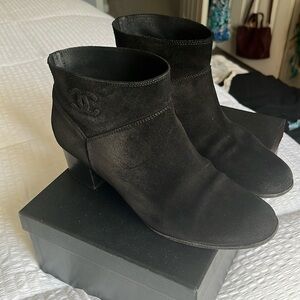 Channel Black 🖤 Suade CC Booties